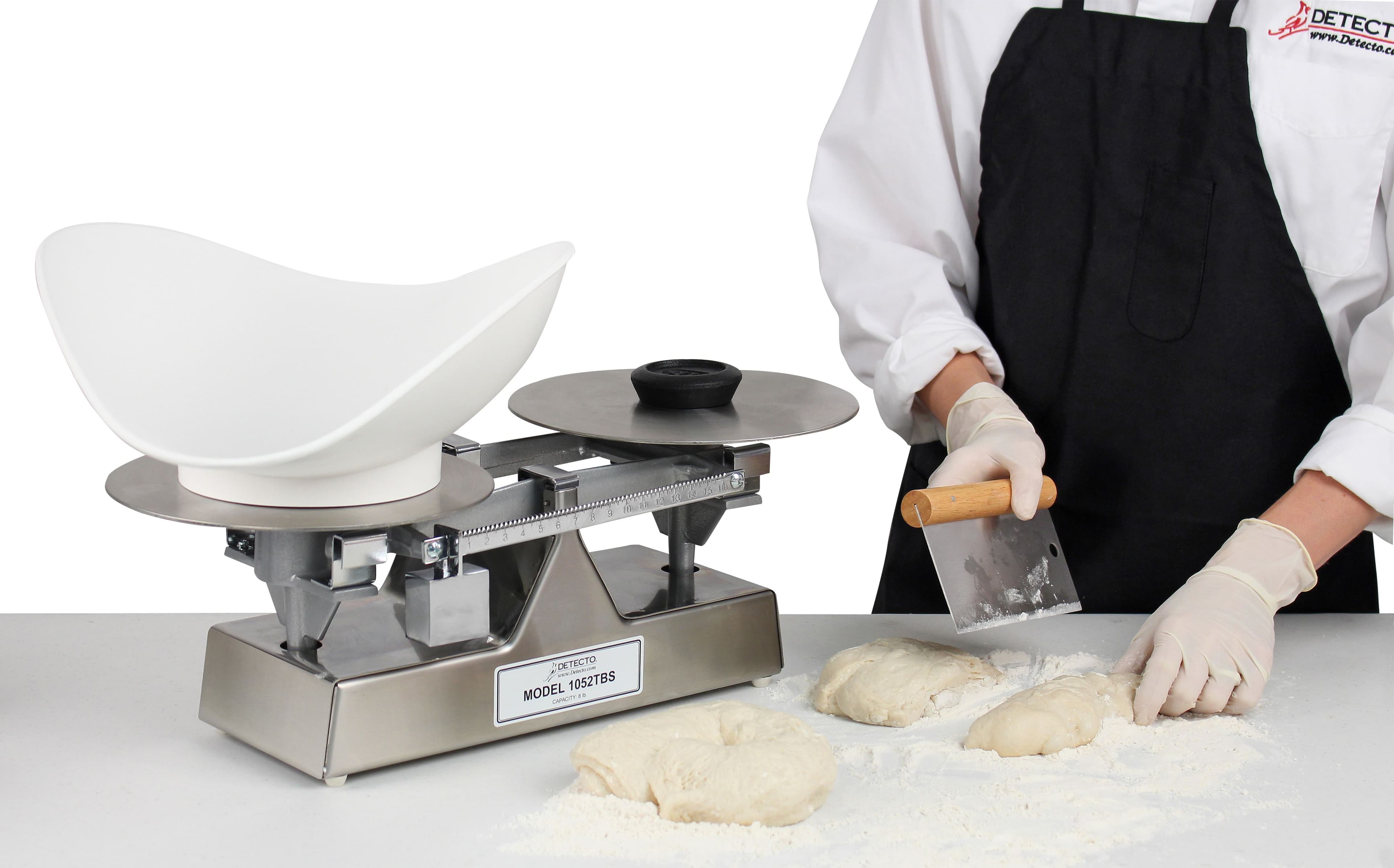 1052TBS_Cutting-Dough_1.jpg