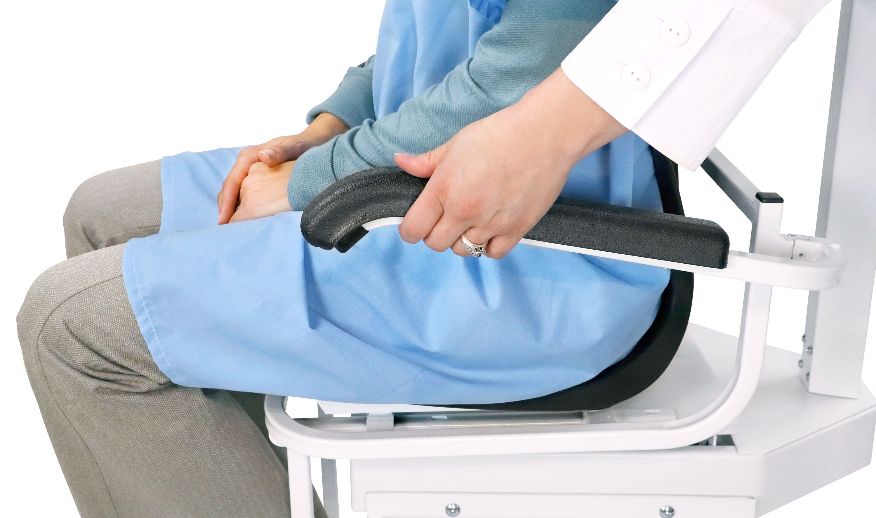 6475_Nurse_Adjusting_Armrest-Side_Profile.jpg