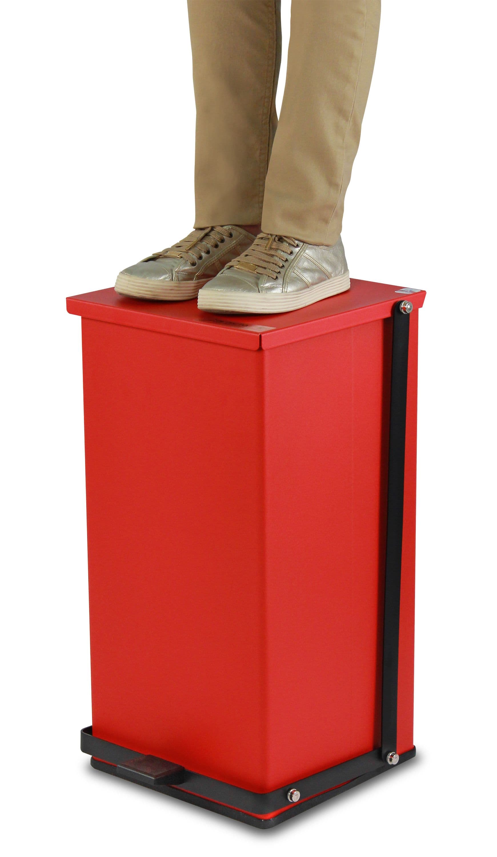 P32R_Step-on-Can.jpg